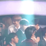 ++)강다니엘 송민호한테 앵긴거봐...