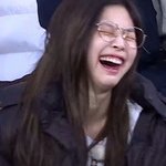 새벽 내내 방탄 트와 방탄 트와 <b>염불</b>을 외더니...........