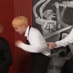 [방탄소년단] 왜 얼굴로 <b>머랭</b> 치냐고 ㅋㅋㅋㅋㅋ