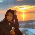 새해부터 열일하는 <b>쯔위</b> 얼굴