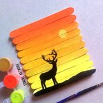 작은 나무조각에 그린 <b>몽환</b>적인 그림