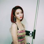 머리 깔끔하게 정리한 것 같은 <b>비니</b>