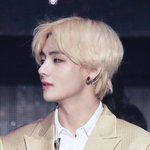 <b>시선</b>고정하게 만드는 美男돌