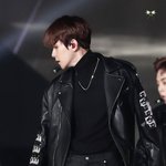 [EXO] 백현이 <b>몸매</b>나 <b>보고</b> 힐링하자ㅑ