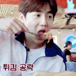 [EXO] 새벽인데 배고파 <b>피자</b> 먹고싶음