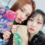 싸인씨디와 쿠키 맞교환한 여<b>돌</b>들