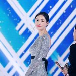 <b>시상</b>하는 이다희 직찍