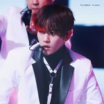[EXO] 백현이 어깨 볼때마다 <b>설레</b>