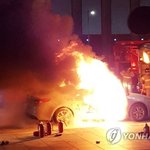속보-서울 광화문 <b>도심</b>서 택시 분신 충격
