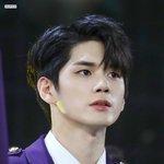옹성우 <b>이사진</b> 미쳐따