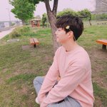 너넨 덕질하면서 현생 잘 <b>사냐</b>?