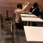 [댓글부탁해] 아까 맥날에서 웃긴커플봄 ㅋㅋㅋㅋㅋㅋ