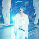 오늘자 뷔 <b>파랑</b>머리