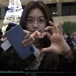 [위키<b>미키</b>] 위키<b>미키</b> 새해 출국... 더 이뻐졌네 하트주자~