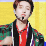 무대에서 코피 닦는 아이돌  -<b>NCT</b>런쥔