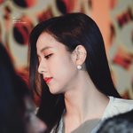 [댓글부탁해] 검정색 컨버스 살까? 아니면 <b>위</b>에 상의 <b>옷</b>을 살까???