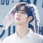 [댓글부탁해] 동그란 안경 쓴 아이돌 사진 공유하자!