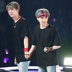 [방탄소년단] 첫째옆에만 <b>서면</b> 둘째