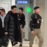 정국 <b>사생</b>이랑 인사하는거야?
