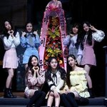 페이브걸즈 쇼케이스에 <b>화환</b> 보낸 아이유