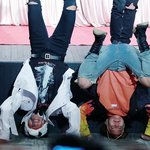 [방탄소년단] 오늘도 <b>힘내자</b>