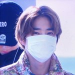 [EXO] 아니 근데 김준면 패딩 개잘어울려 종나 <b>꽃밭</b>에 꽃