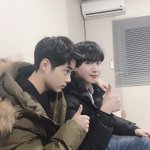얘들아 뭘까....?