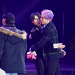 방탄 <b>지민</b> 대상 축하해주는 아이돌