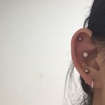 [댓글부탁해] 얘들아 귀 피어싱 너무 <b>조잡</b>하냥