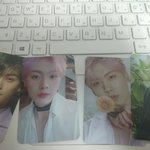 <b>앨범</b>에 아스트로 <b>포카</b> 4장 있음;;