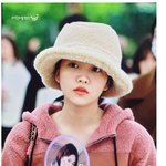 [댓글부탁해] 레드벨벳 굿즈 입고 입국한 <b>예리</b>