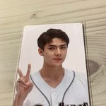 [EXO] 막 포카 감싸는 <b>비닐</b>? 이름 아는 사람