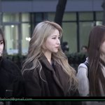 [여자친구] 여자친구 오늘 뮤뱅출근 하트주자~