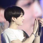 [방탄소년단] <b>아카</b>같은 얼굴과 그렇지못한 팔