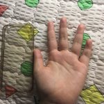 얘들아 나 <b>손</b> <b>한</b> 번 보정해봤는데 어때?