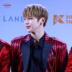 [강다니엘] 이런 선물 <b>포장지</b>같은 의상도 녤이 입으면