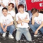 [EXO] 민석이 왤케 만호ㅑ 쥔공 같은 <b>포즈</b>냐 ㅋㅋㅋㅋㅋ