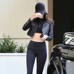 [19] 레깅스 위에 긴 거 안입으면 이상하냐