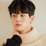 노잼봇 프로필 사진찍음