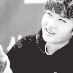 아이돌이 팬들 쳐다볼 때 현실적인 표정