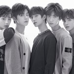<b>TXT</b> 단체샷