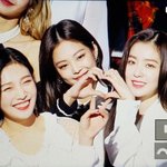 [댓글부탁해] 예쁜애들(제니X아이린) <b>친목</b>
