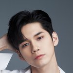 [댓글부탁해] 옹성우 <b>좌우</b>반전 사진 친구한테 보여줬더니 ㅋㅋㅋ