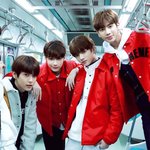 [드루와] <b>TXT</b> 단체샷 하나 더떴다