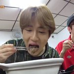 [EXO] 모르는형님에서 말한겈ㅋㅋㅋㅋ준면이 <b>입술</b>에 안묻힐라고