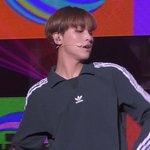 [NCT] 전체적으로 몸이 <b>슬림</b>하지만 어좁이는 아닌 편