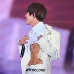 <b>하성운</b> 복근 만들었어!!!!!!!!!!!