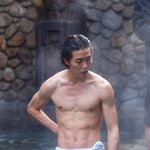 [19] 새벽이니까 배우본진 <b>상체</b>탈의짤...!.