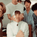 [방탄소년단] 멤버들의 손길에 포기한 세상 <b>평온</b>한 김남준