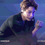 [카이] 엑소 콘서트 백색소음 카이 종인 움짤 <b>gif</b>
